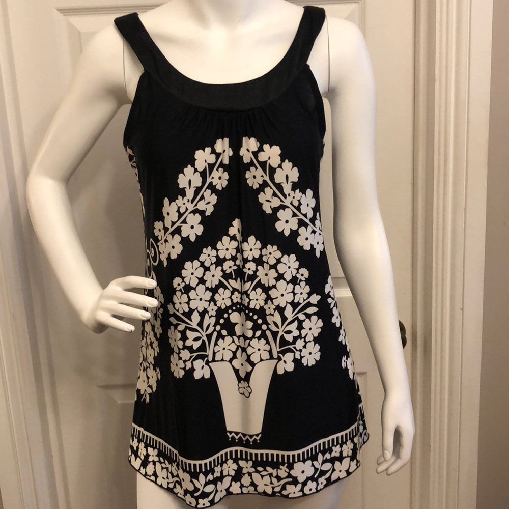 Voice black n white pullover blouse women’s size XL floral summer vacation
